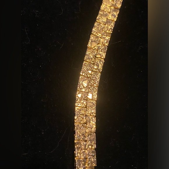 Classic Gold Textured Herringbone Necklace - Women's Jewelry - Picture 3 of 16